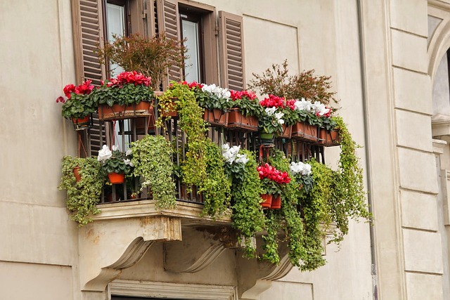 come-decorare-il-balcone-in-primavera